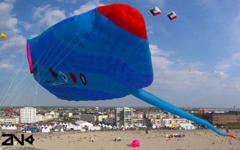 بزرگترین بادبادک ایران